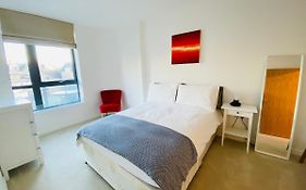 Spacious Two Bedroom Apartment In Balham